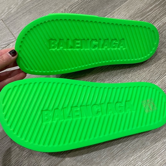 Women’s Balenciaga Slides Size 9 Neon Green - Picture 6 of 6
